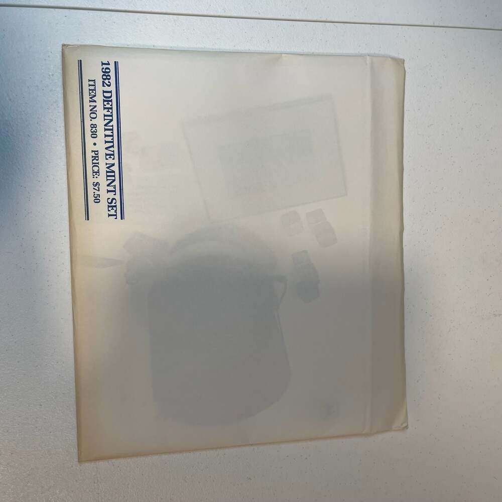 USPS 1982 Definitive Mint Set Stamps and Postal Stationery Item No. 830‎